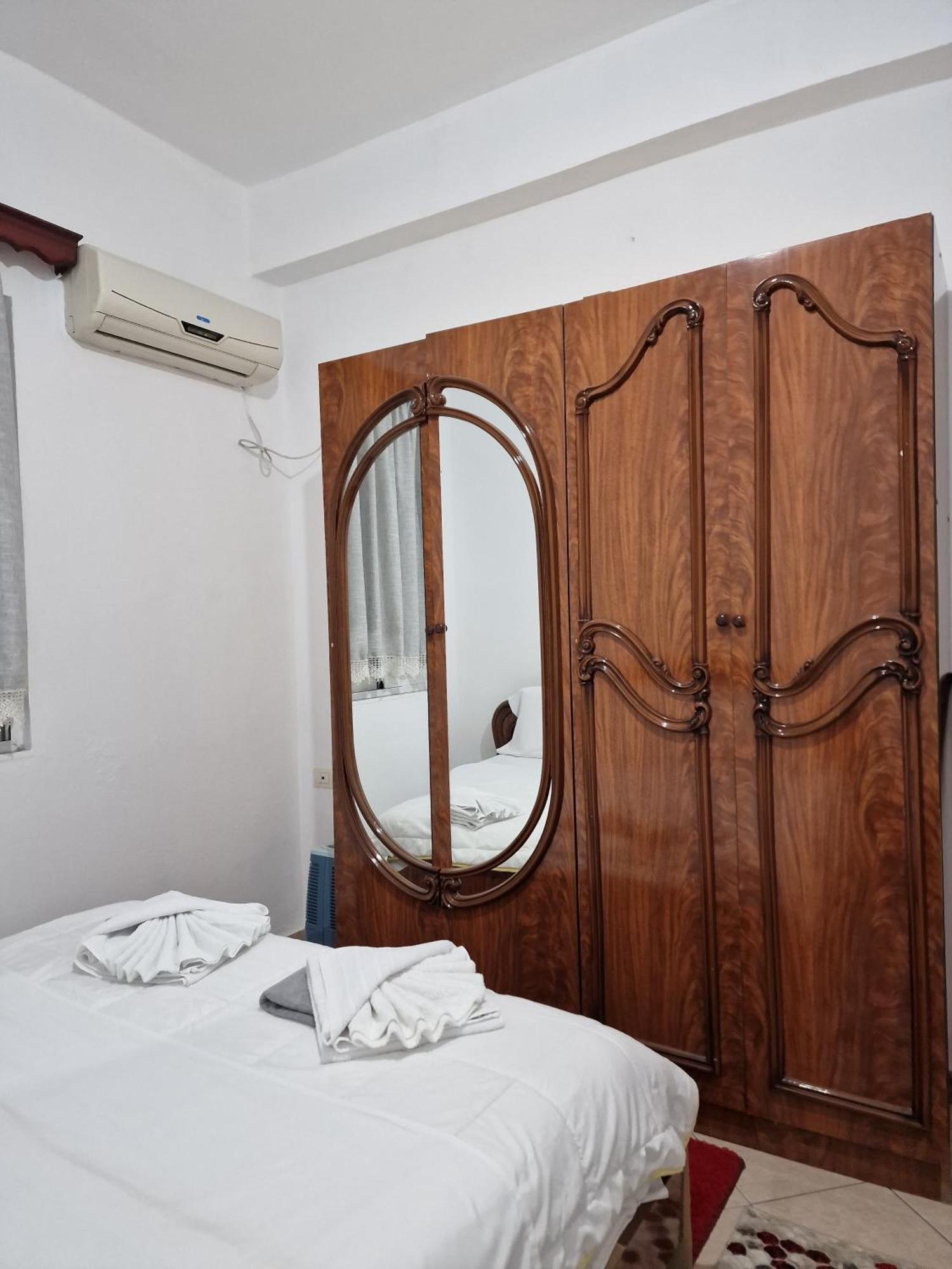 Apartment Antigona Gjirokastër Esterno foto