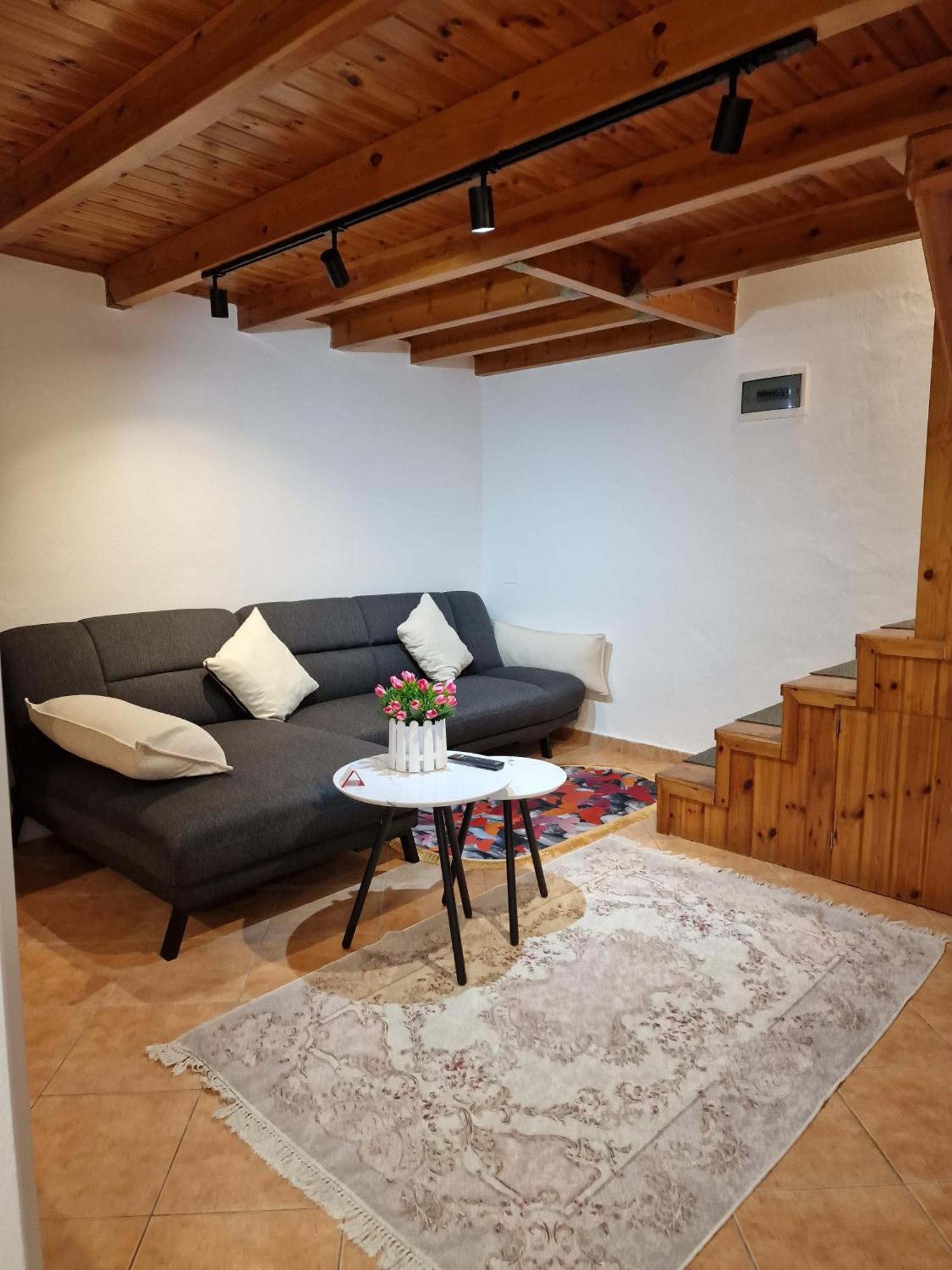 Apartment Antigona Gjirokastër Esterno foto