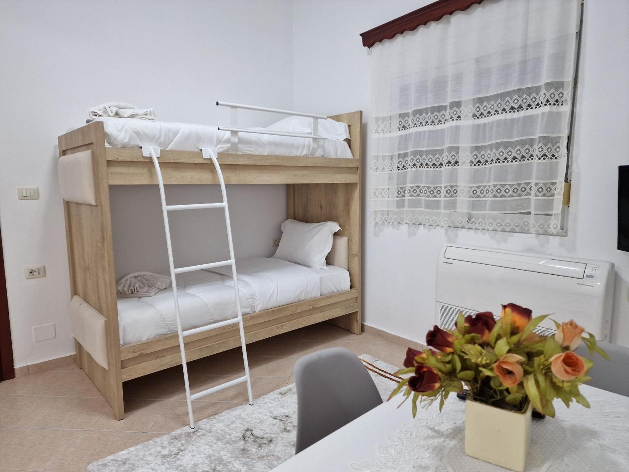 Apartment Antigona Gjirokastër Esterno foto